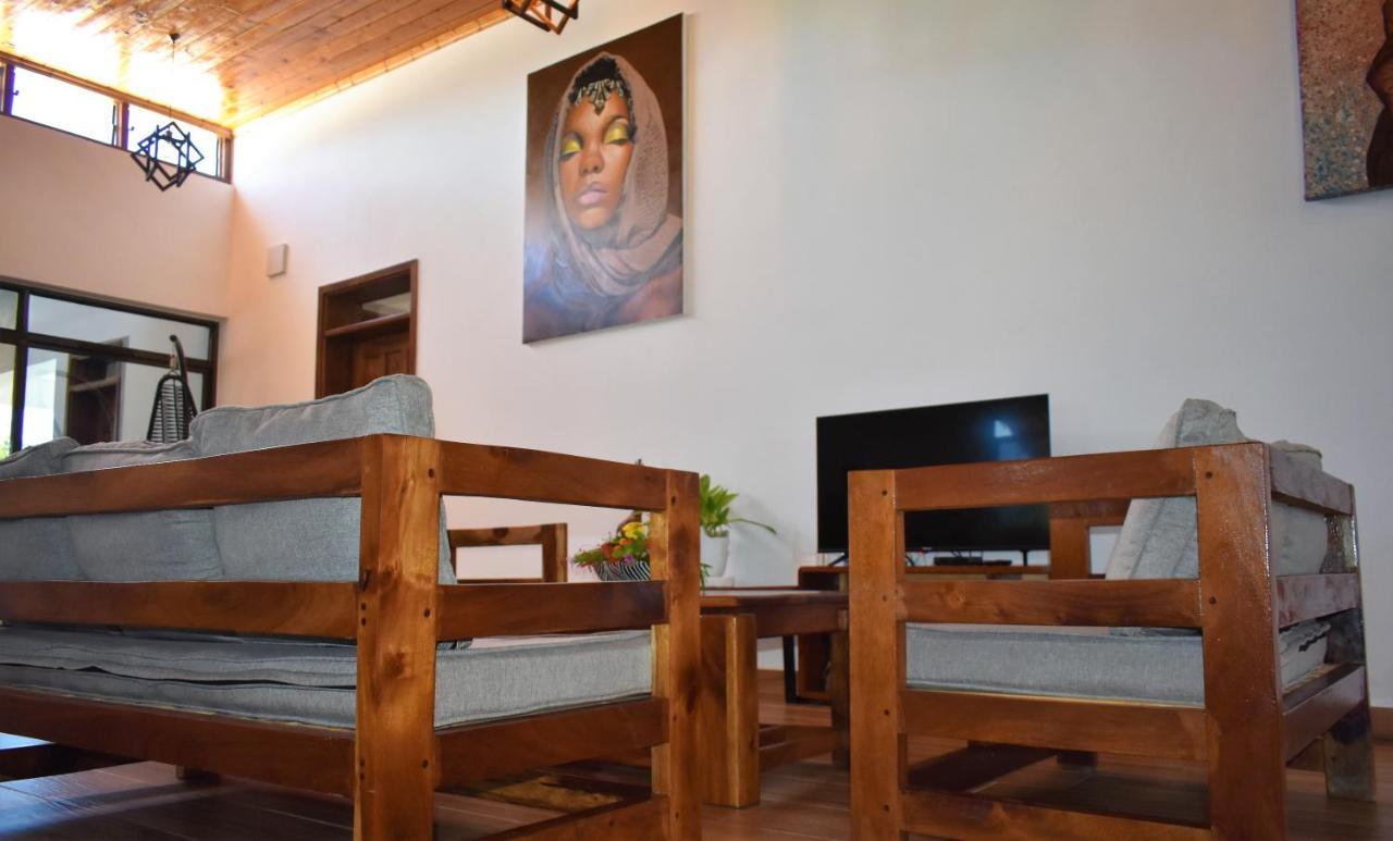 דיאני ביץ' Private Backdoor Villa With Big Swimming Pool And Services Of Chef Included מראה חיצוני תמונה