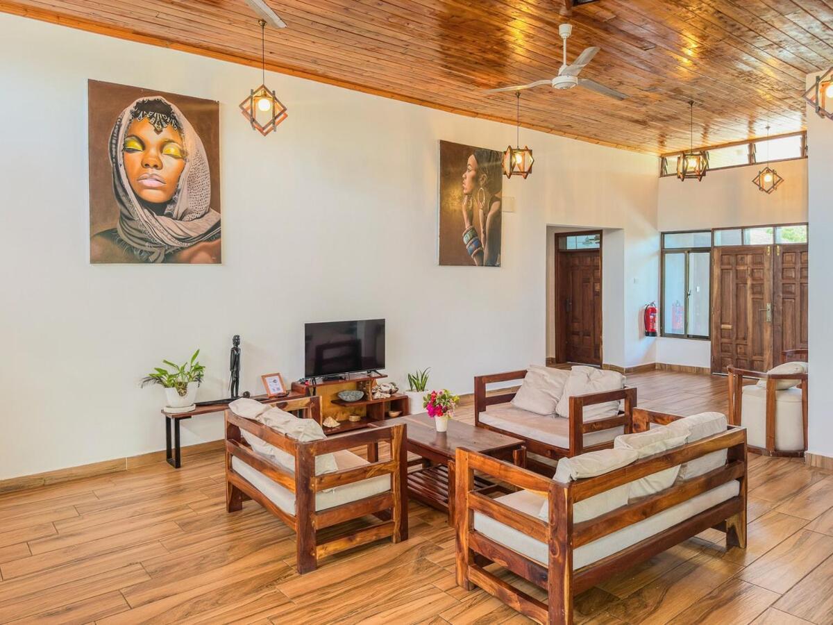 דיאני ביץ' Private Backdoor Villa With Big Swimming Pool And Services Of Chef Included מראה חיצוני תמונה